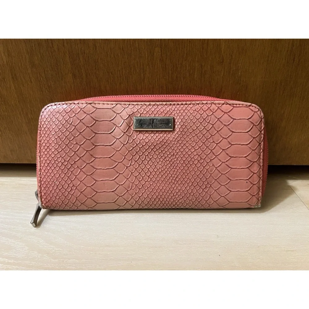 Luciano Valentino Pink‎ Embossed Accordian Zippy Wallet Zip Card Slots Pockets